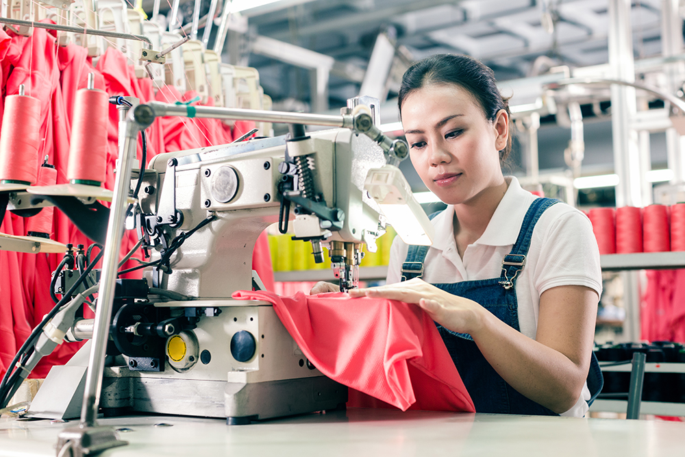 Choosing the Best Garment Manufacturer in Dubai: Key Factors to Consider